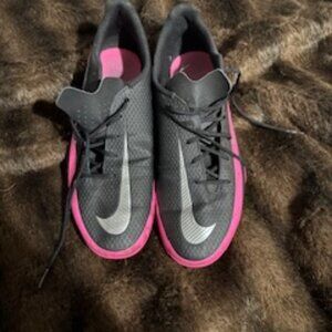 Nike Phantom GT Academy IC soccer shoe